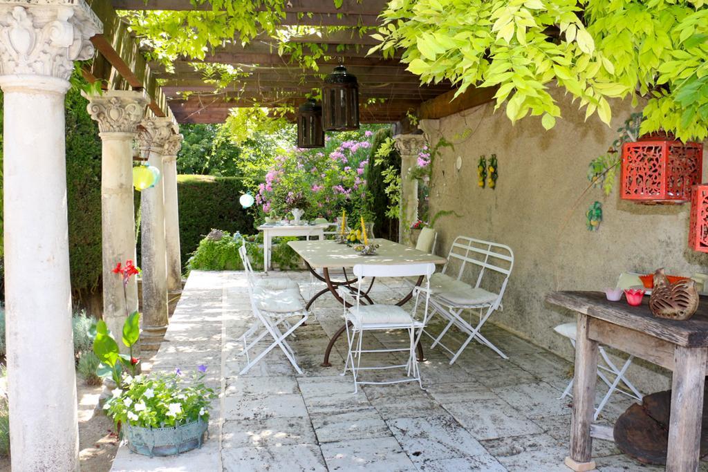 Domaine Du Moulin Saint-Laurent-des-Arbres Exterior foto