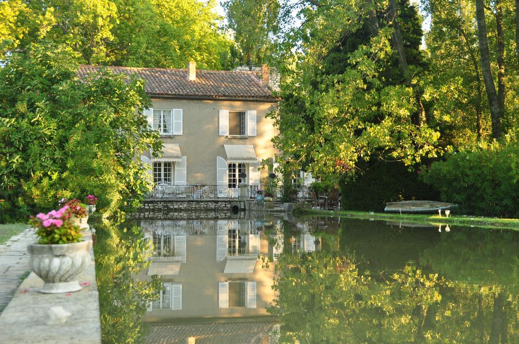 Domaine Du Moulin Saint-Laurent-des-Arbres Exterior foto