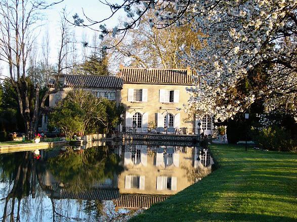 Domaine Du Moulin Saint-Laurent-des-Arbres Exterior foto